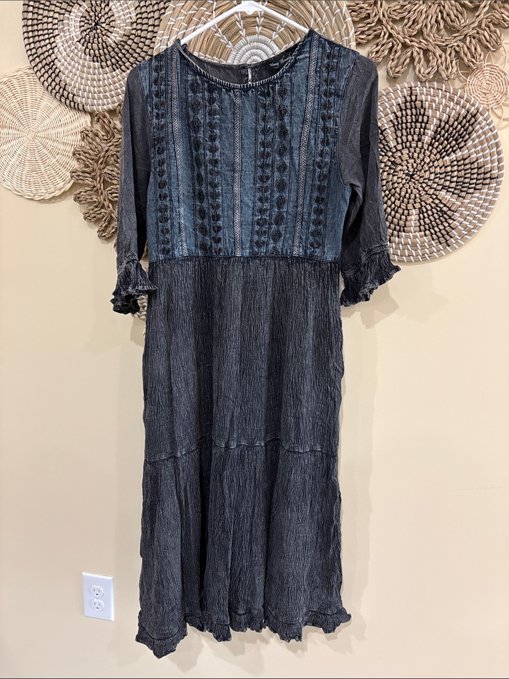 YOUNG THREADS Dress Maxi Gauzy Embroidered Size Medium  blue & gray/ black. NWT